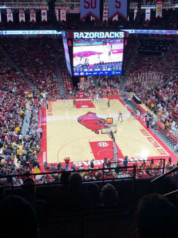 Bud Walton Arena, bloc: 210, rangée: 7, place: 105