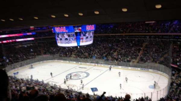 Madison Square Garden, bloc: 214, rangée: 13, place: 8