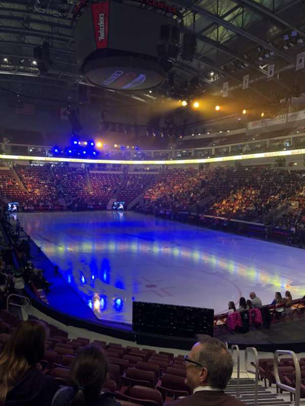 Giant Center, bloc: 110, rangée: L, place: 1