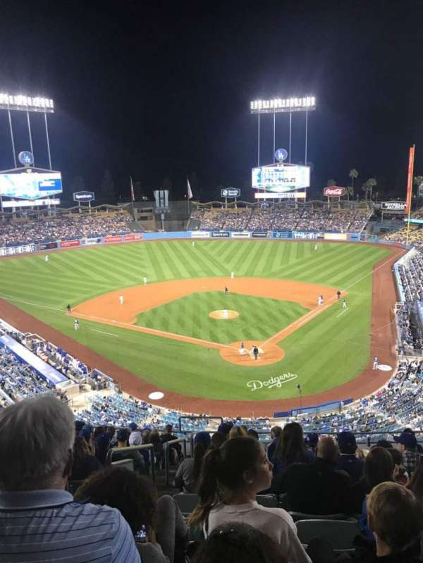 Dodger Stadium, bloc: 3RS, rangée: N, place: 22