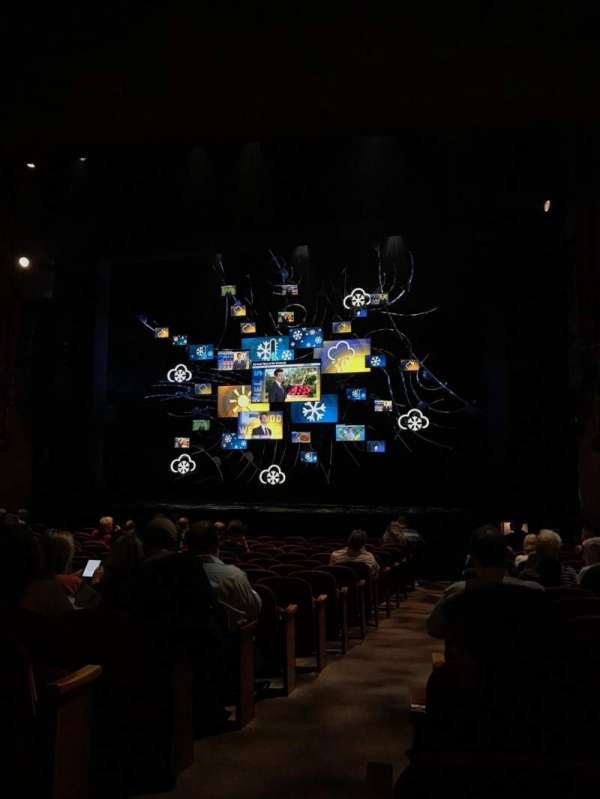 August Wilson Theatre, bloc: Orchestra R, rangée: Q, place: 2