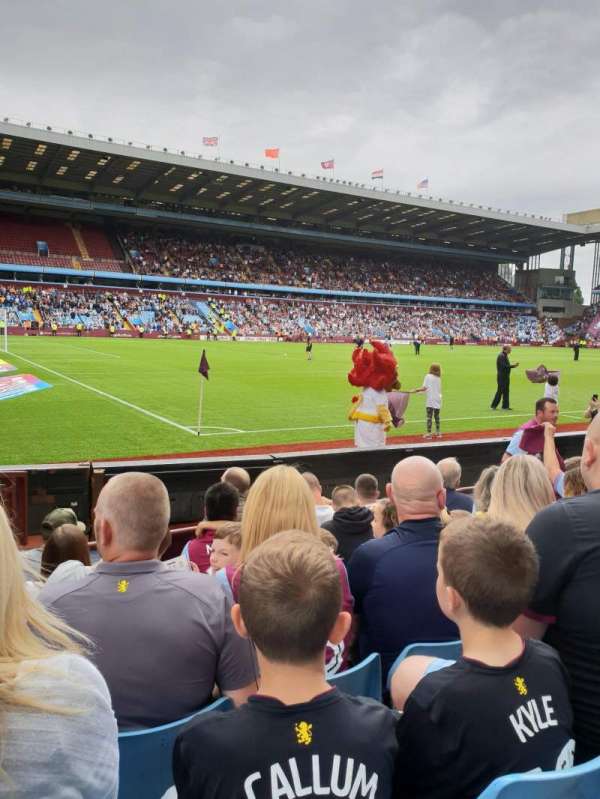 Villa Park, bloc: C9, rangée: 7