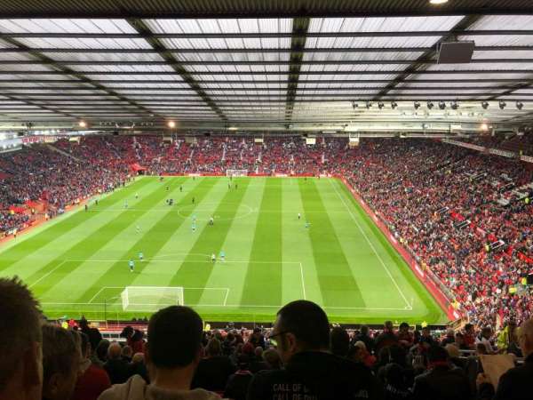 Old Trafford, bloc: E335, rangée: 27