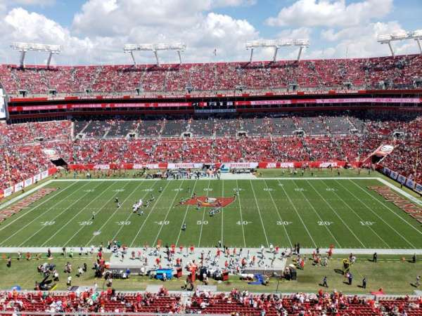 Raymond James Stadium, bloc: 311, rangée: A, place: 13