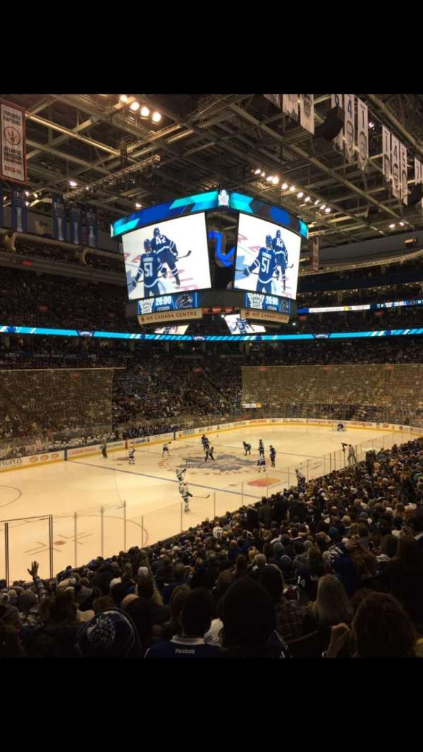 Scotiabank Arena, bloc: 111, rangée: 24, place: 4