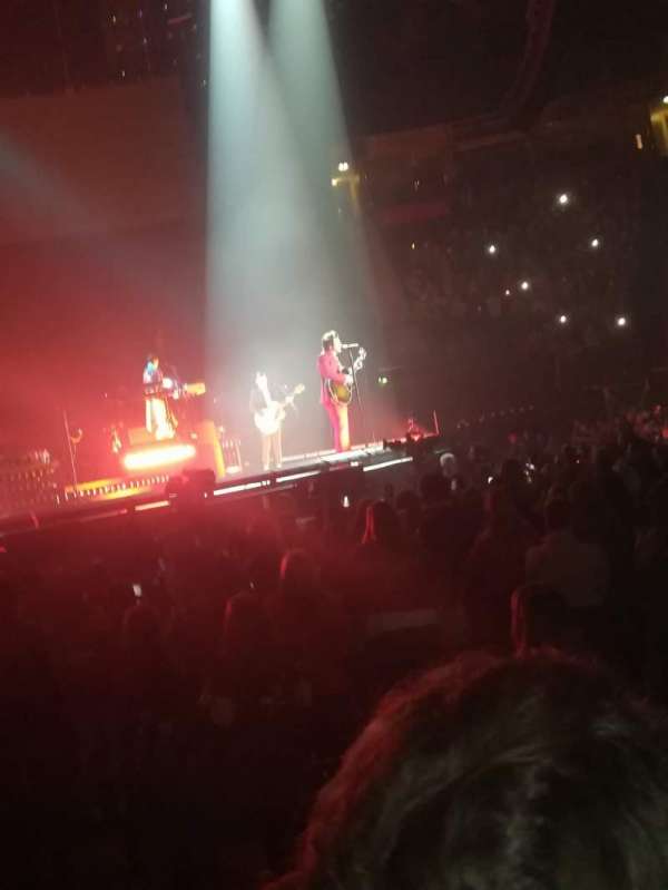 AO Arena, bloc: 102, rangée: B, place: 8