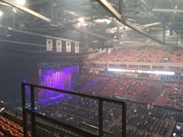 SNHU Arena, bloc: 205, rangée: L, place: 16