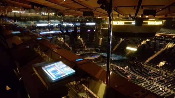 Madison Square Garden, bloc: 328, rangée: 1, place: 1