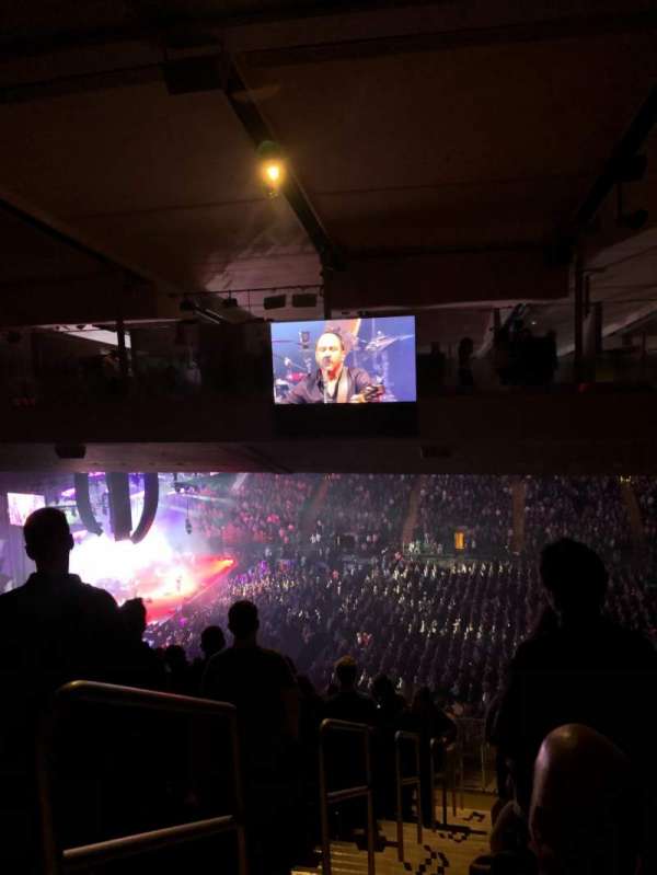 Madison Square Garden, bloc: 225, rangée: 22, place: 1