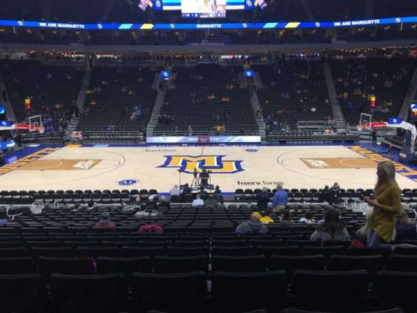 Fiserv Forum, bloc: 106, rangée: 17, place: 9