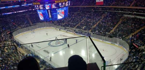 Madison Square Garden, bloc: 301, rangée: 2, place: 15