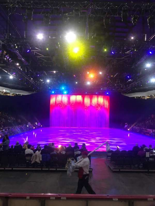 Cure Insurance Arena, bloc: 111, rangée: FF