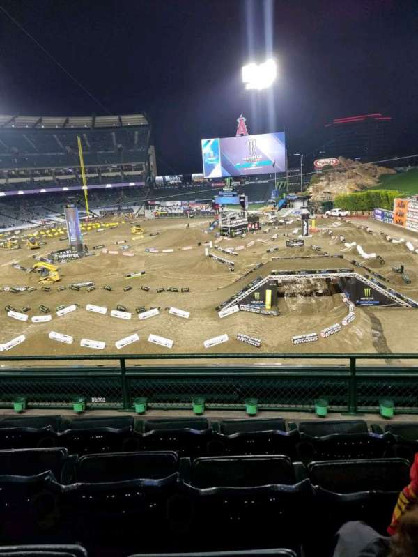 Angel Stadium, bloc: 343, rangée: D, place: 11