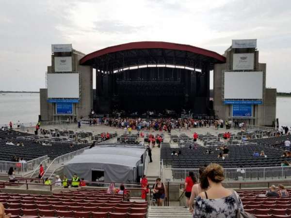 Jones Beach Theater, bloc: 104, rangée: R, place: 1