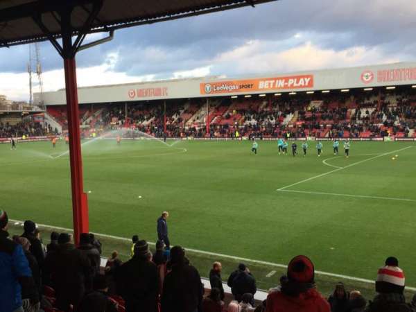 Griffin Park, bloc: B301, rangée: P, place: 117