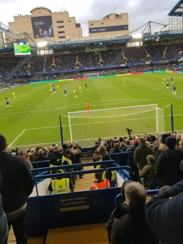Stamford Bridge, bloc: Matthew Harding Lower 12, rangée: X, place: 84