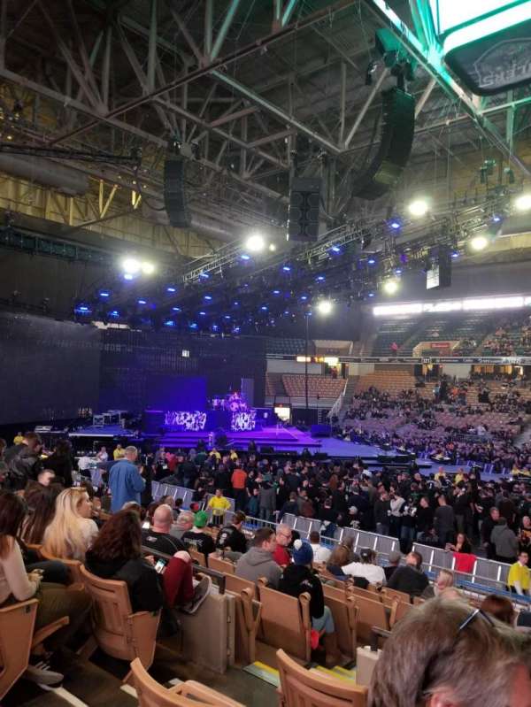 DCU Center, bloc: 107, rangée: D, place: 12