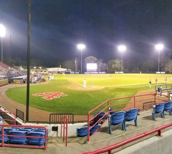 Eddie Stanky Field, bloc: ff, rangée: e, place: 5