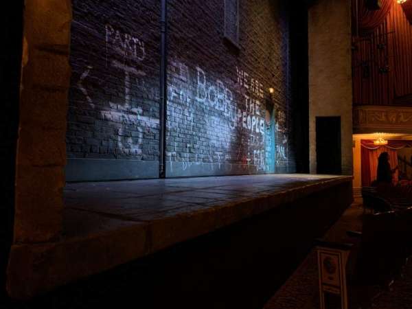 Bernard B. Jacobs Theatre, bloc: Orchestra L, rangée: B, place: 3