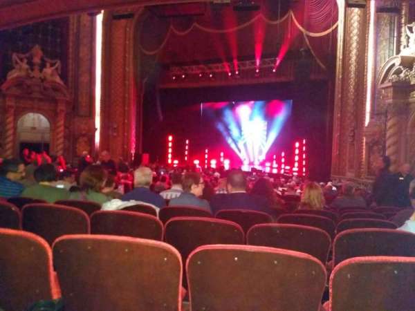 Wang Theatre, bloc: Orchestra RC, rangée: X, place: 24
