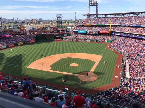 Citizens Bank Park, bloc: 423, rangée: 1, place: 5