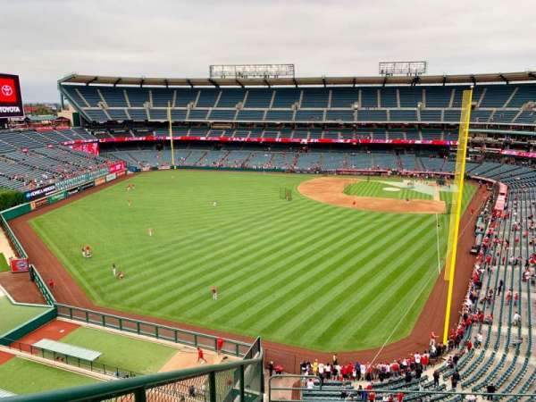 Angel Stadium, bloc: 401, rangée: F, place: 9