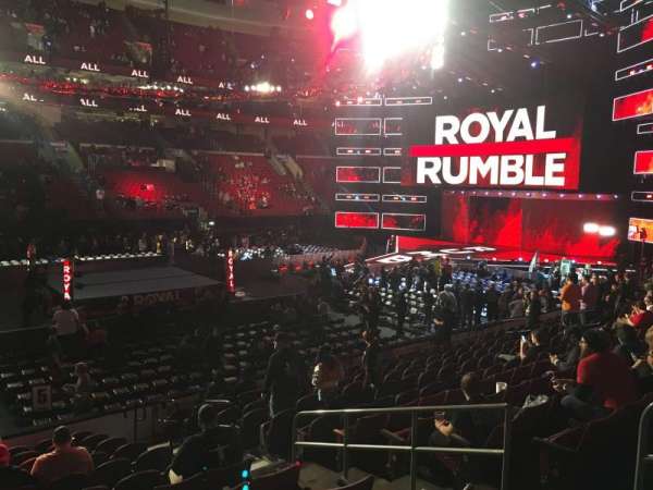 Xfinity Mobile Arena, bloc: 112, rangée: 13, place: 15,16