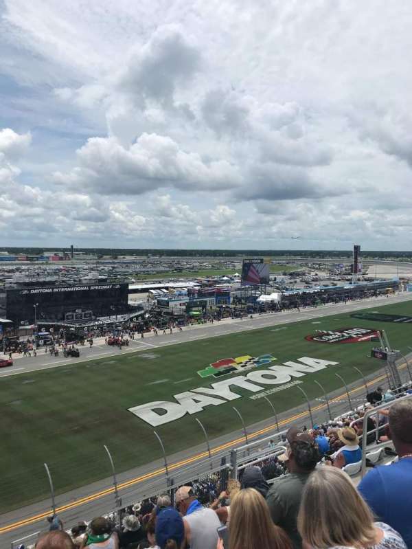 Daytona International Speedway, bloc: 345, rangée: 20, place: 11-12
