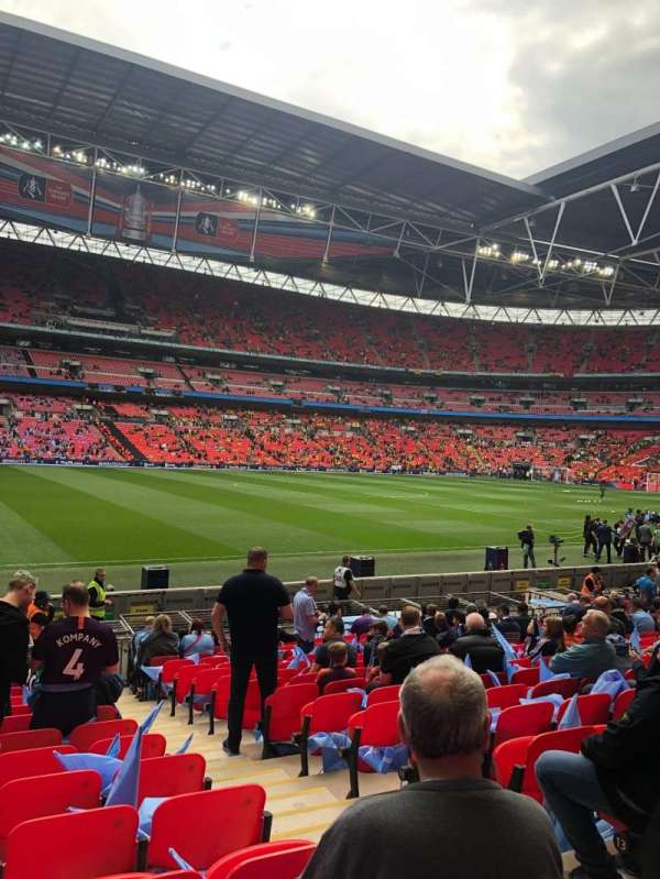 Wembley Stadium, bloc: 103, rangée: 16