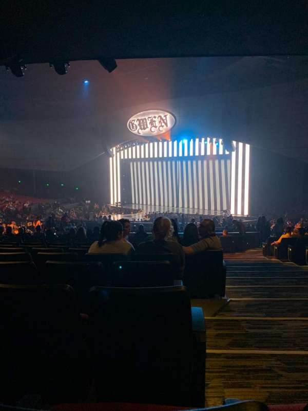 PH Live, bloc: 203, rangée: T, place: 2