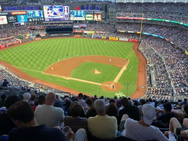 Yankee Stadium, bloc: 421, rangée: 13, place: 19
