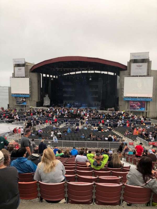 Jones Beach Theater, bloc: 203, rangée: AA