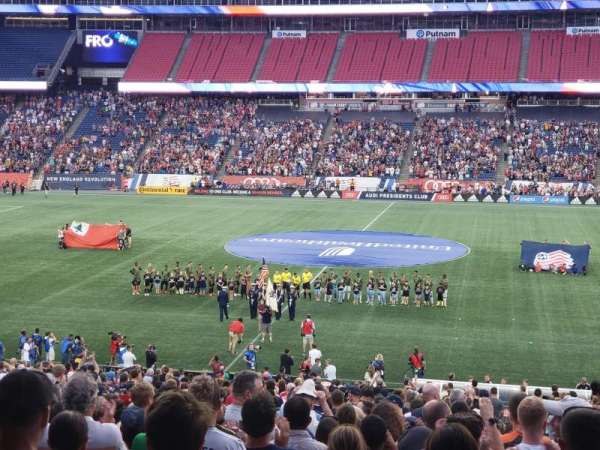 Gillette Stadium, bloc: 109, rangée: 37, place: 1