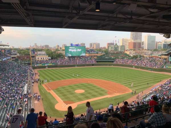 Wrigley Field, bloc: 420R, rangée: 6, place: 7