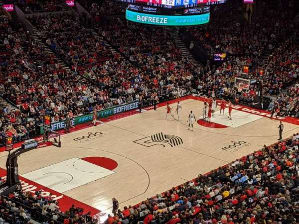 Moda Center, bloc: 322, rangée: E, place: 10