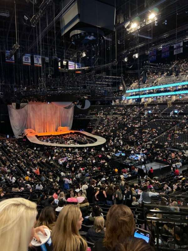 Barclays Center, bloc: 120, rangée: 6, place: 1
