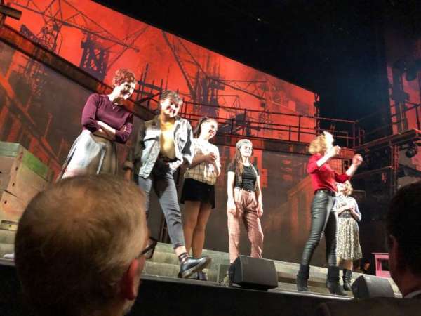 Ahmanson Theatre, bloc: Orchestra, rangée: BB, place: 19