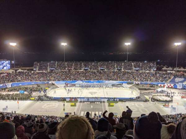 Falcon Stadium, bloc: U7, rangée: R, place: 10