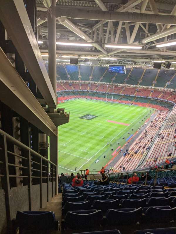 Principality Stadium, bloc: U37, rangée: 33, place: 26