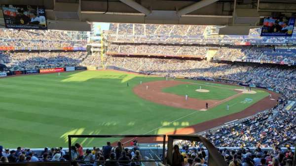 Petco Park, bloc: TTS34, rangée: 1, place: 1