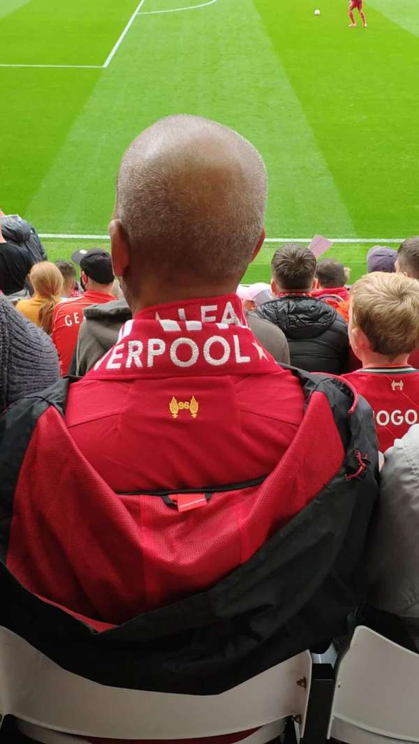 Anfield, bloc: km, rangée: 14, place: 194