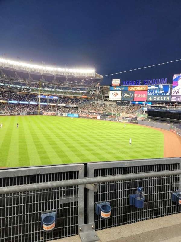 Yankee Stadium, bloc: 209, rangée: 2, place: 17