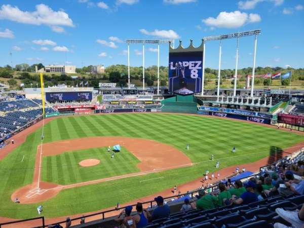 Kauffman Stadium, bloc: 427, rangée: J, place: 2