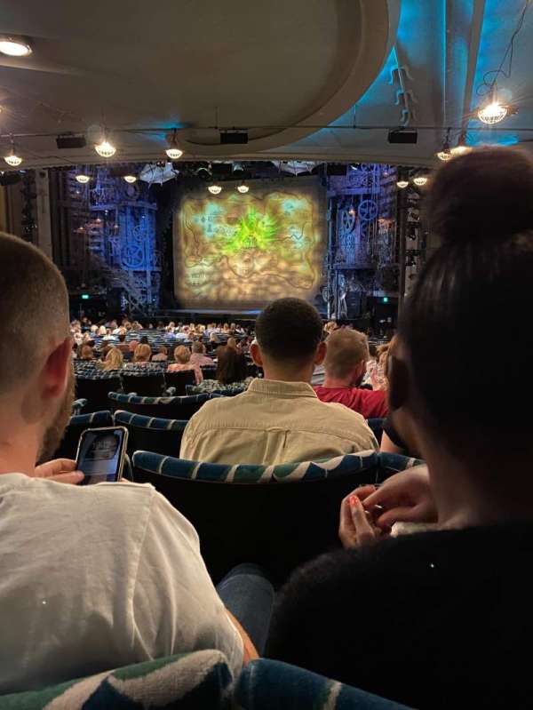 Apollo Victoria Theatre, bloc: Stalls, rangée: ZF, place: 6