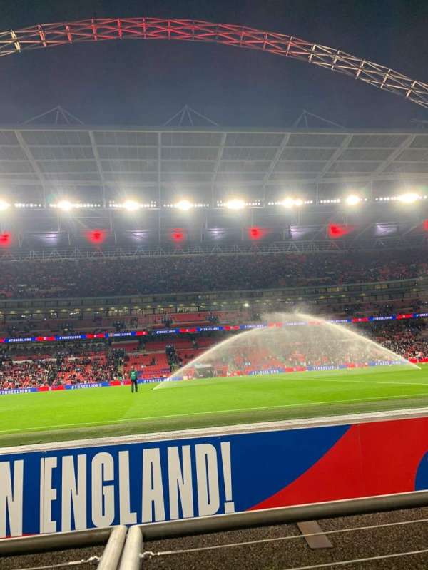 Wembley Stadium, bloc: 123, rangée: 1, place: 25
