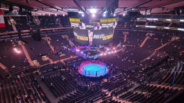 Madison Square Garden, bloc: 311, rangée: 2, place: 5