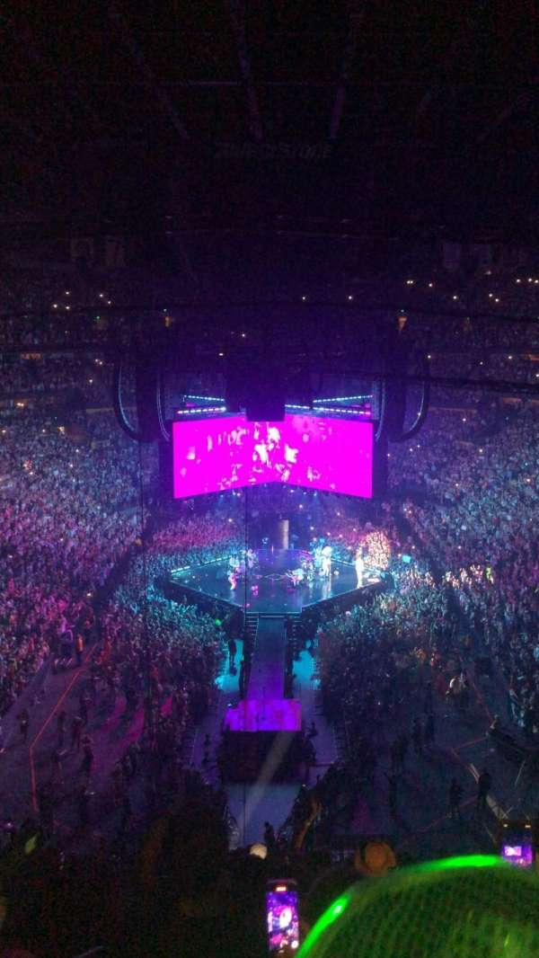 Bridgestone Arena, bloc: 318, rangée: M, place: 18