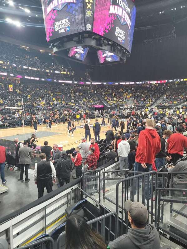 T-Mobile Arena, bloc: 13, rangée: C, place: 7