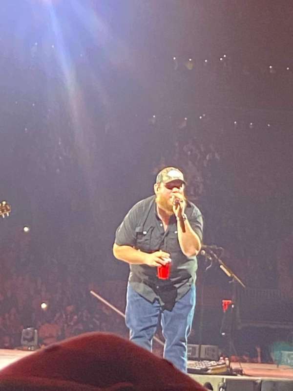 TD Garden, bloc: 2, rangée: 4, place: 8