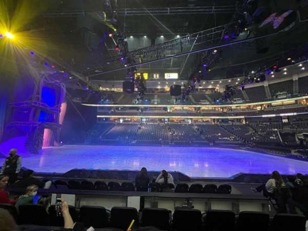 Honda Center, bloc: 208, rangée: D, place: 8